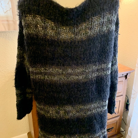 **Fun, Fuzzy Sweater by Free People ~ Size S/P** - Picture 4 of 5